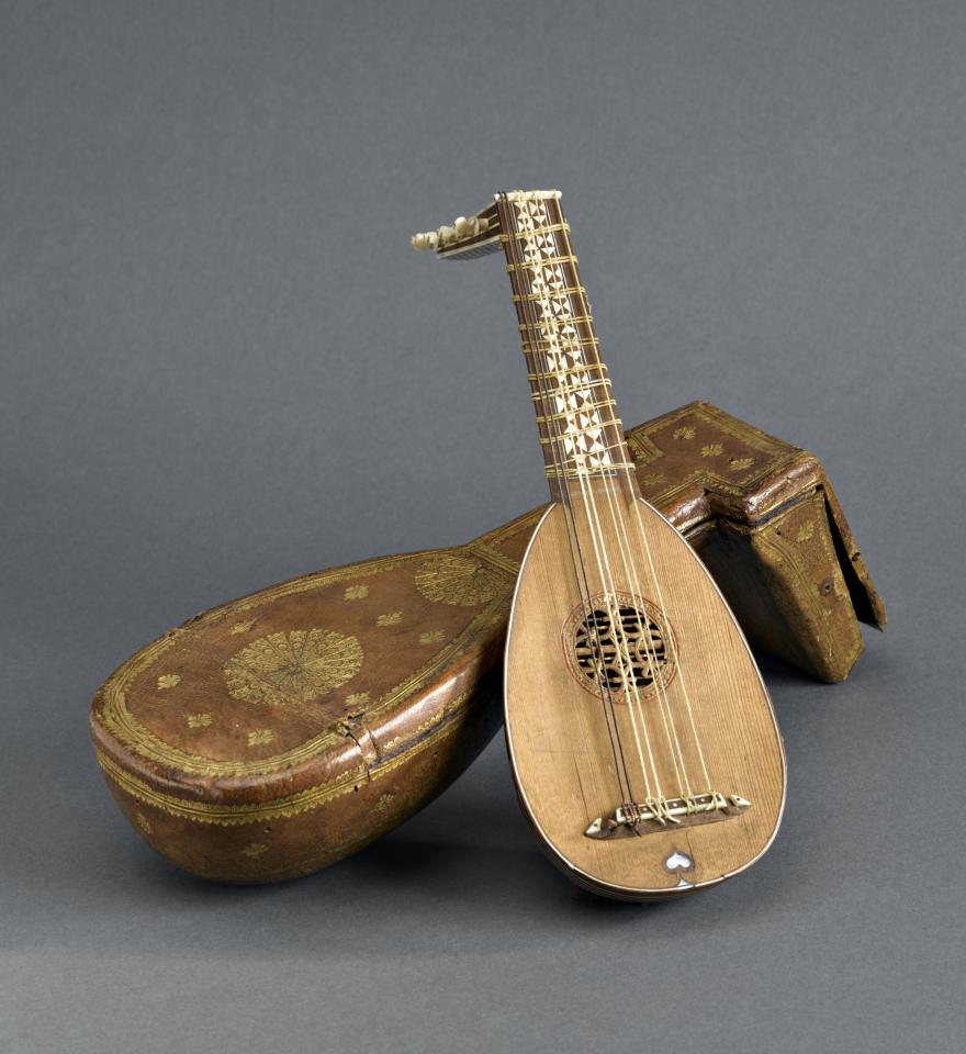 Media Name: o_luth_miniature_moise_tieffenbrucker_vers1600.jpg