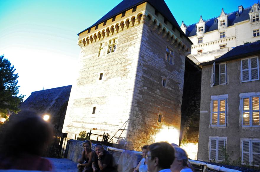 Media Name: balade_en_soiree_autour_du_chateau_.jpg