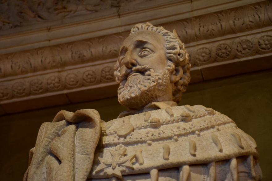 Media Name: henri_iv_sculpture_de_francqueville.jpg