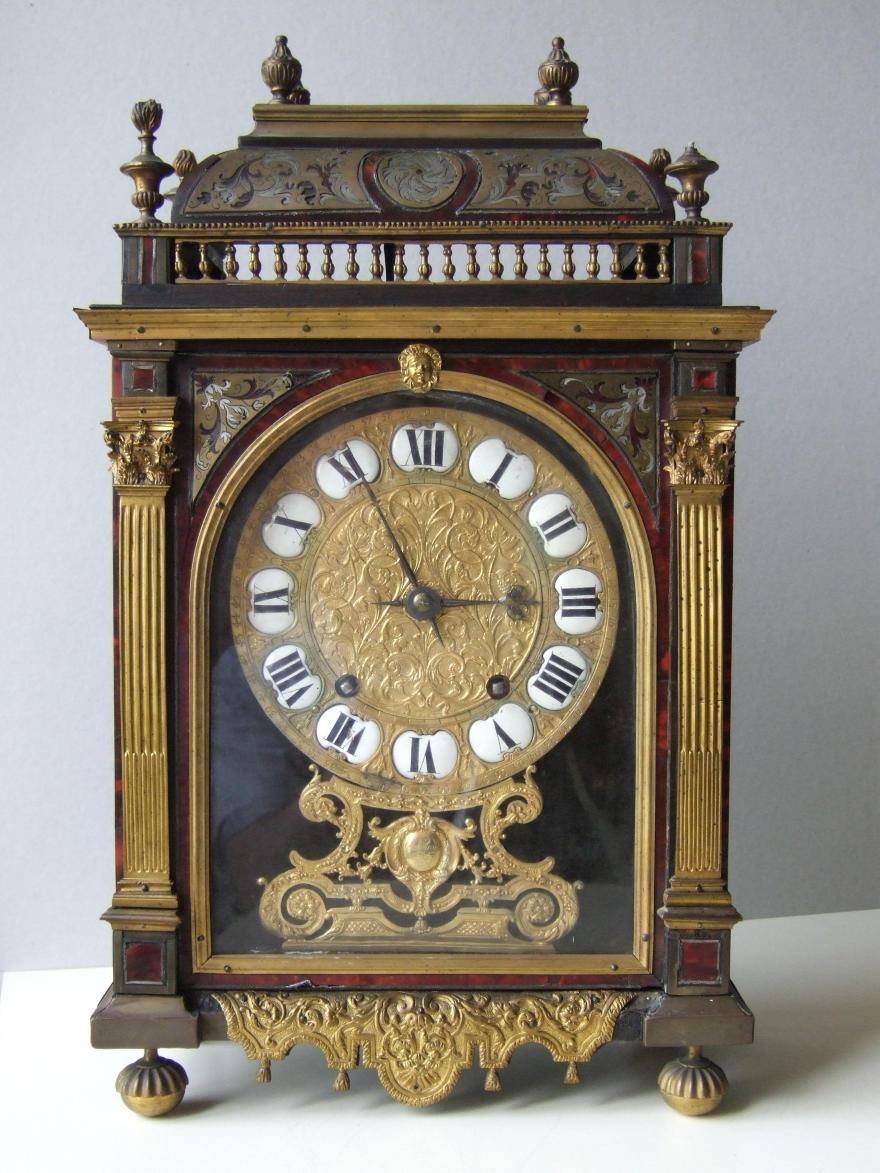 Media Name: o_pendule_louisxiv_marqueterie_boulle_mouvement_gaudran.jpg