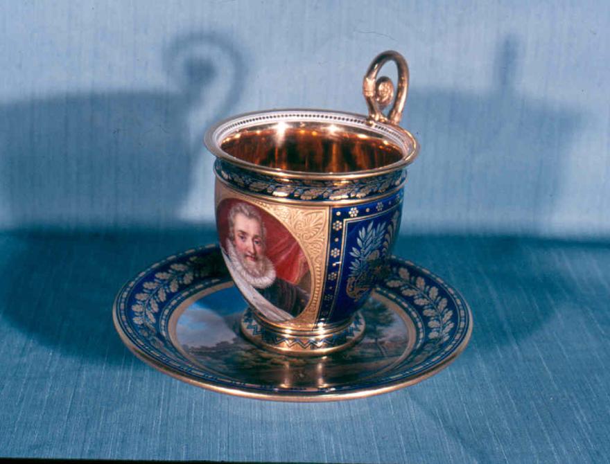 Media Name: o_tasse_sevres_h4.jpg